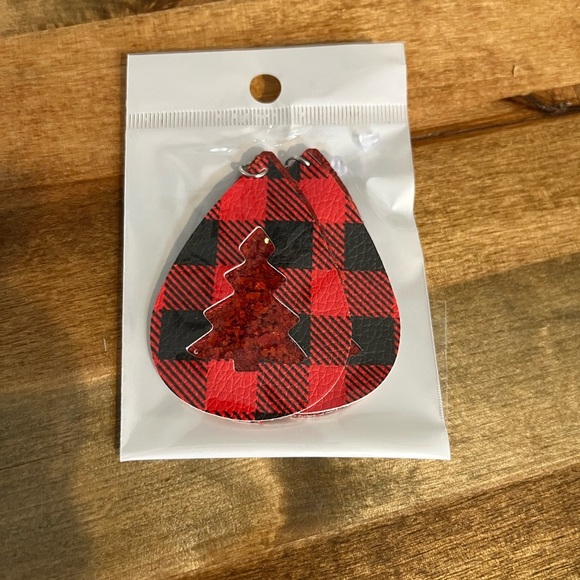 Jewelry - NWT Christmas Buffalo plaid earrings